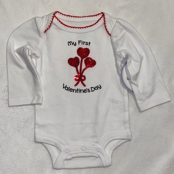 NEW!! VALENTINES DAY Baby Girls My First Valentines Day Onepiece NWT - Picture 1 of 2